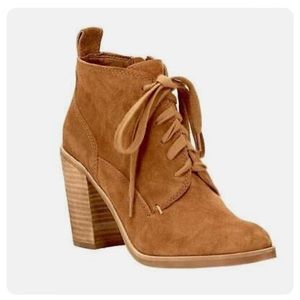 Dolce Vita Heeled Lace Up Ankle Booties with Side Zipper in Brown/Camel Suede